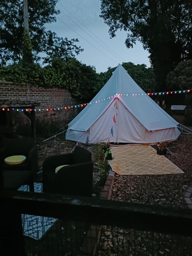 The White Dove Bed And Breakfast With Glamping Newark Showground ภายนอก รูปภาพ